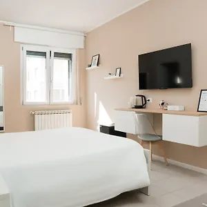 https://como-rooms-apartments-t10.it-lombardy.com